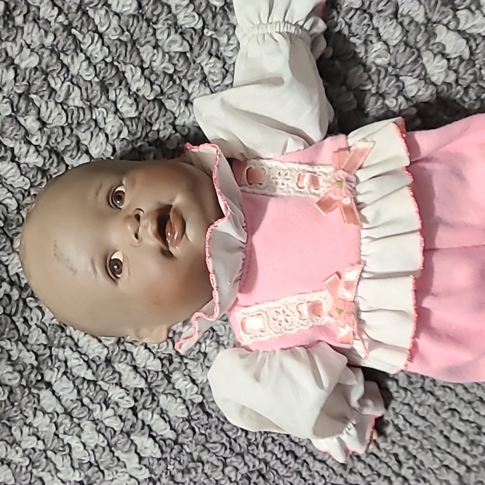 1993 YOLANDA bello‎ Porcelain Baby Doll Vintage Dress